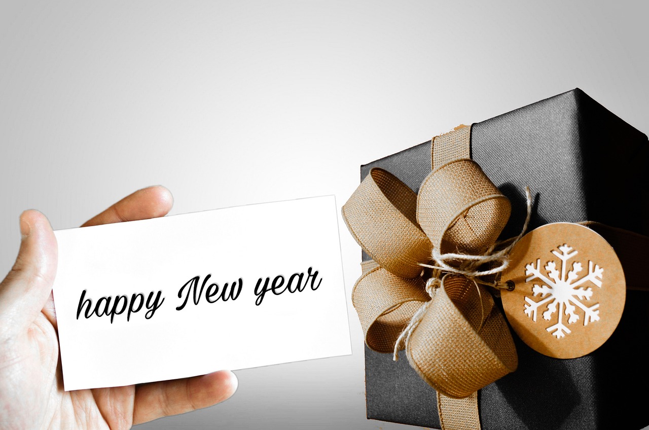 newyear, present, gift-3799980.jpg